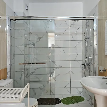 Apartment In Saranda With Sea Views شقة ساراندا