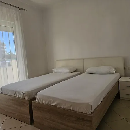 Apartment In Saranda With Sea Views شقة *