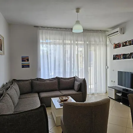 Apartment In Saranda With Sea Views شقة